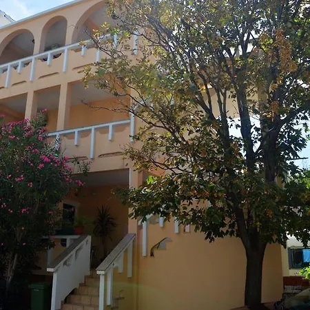Apartments Eufemija Novalja Exterior photo